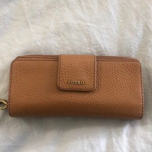 *Almost New* Fossil Clutch Wallet - Cognac